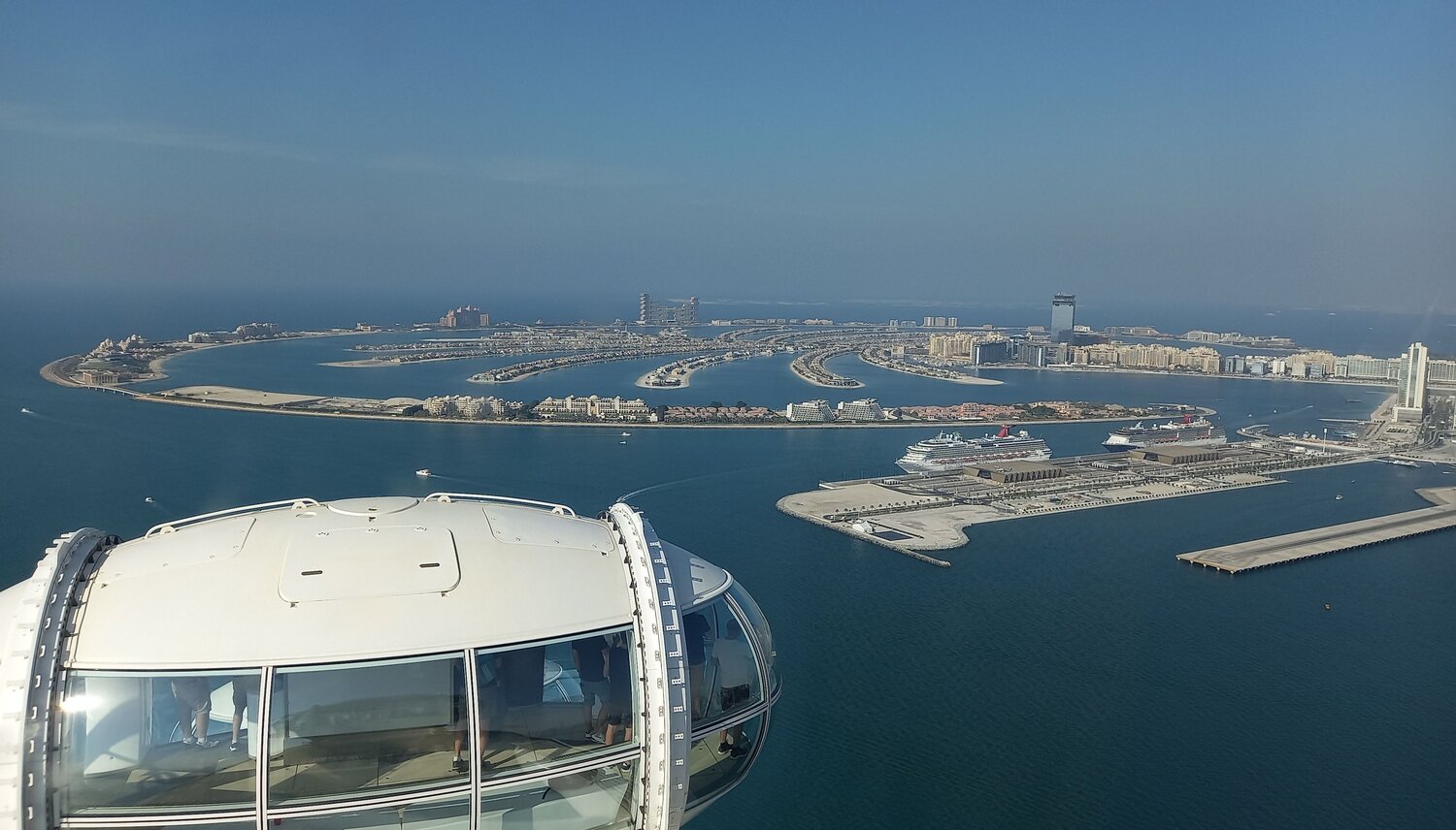 Вид на остров Palm Jumeirah