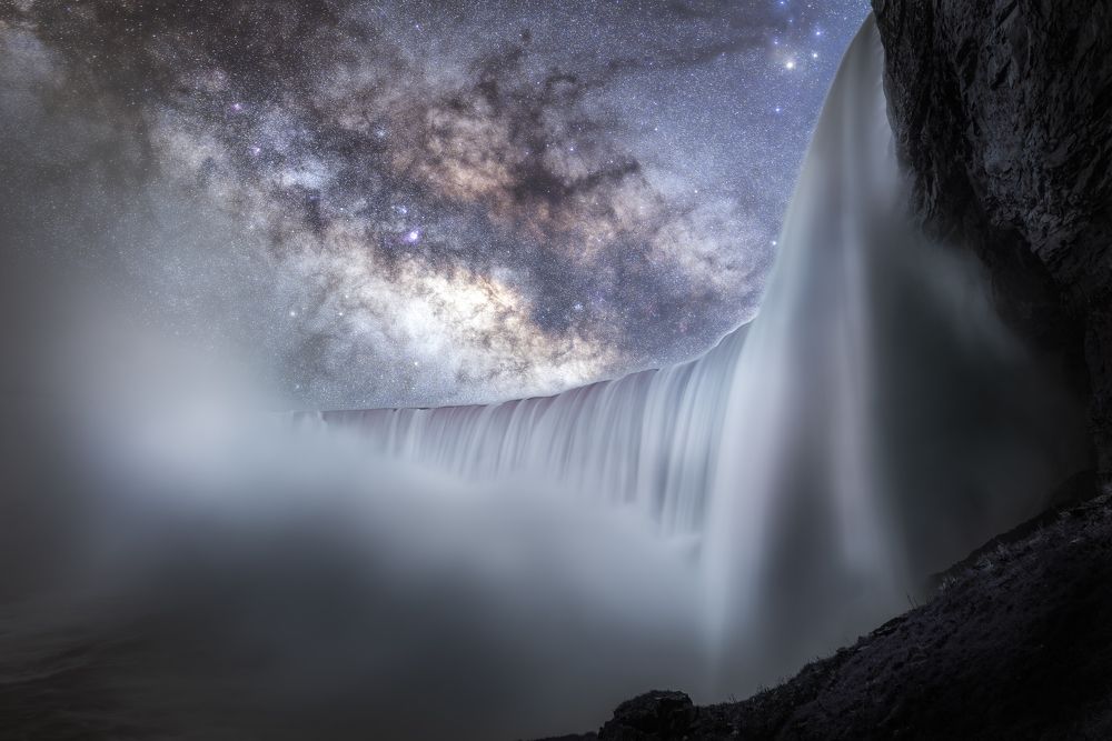 Lights Out Over Niagara