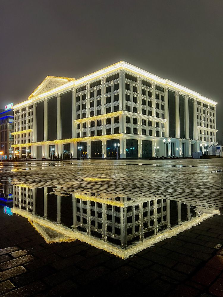 Октябрьская площадь