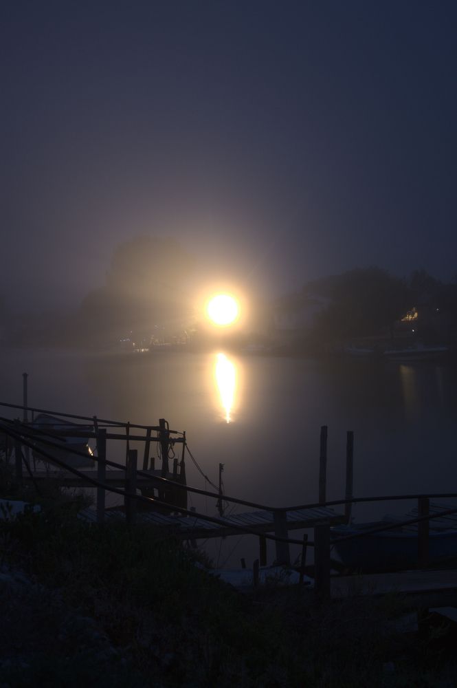 un phare dans le brouillard