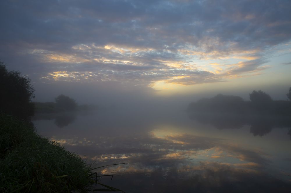 облака в реке