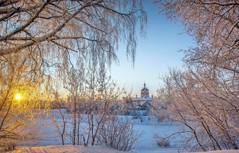Зимний восход в Тихвине.