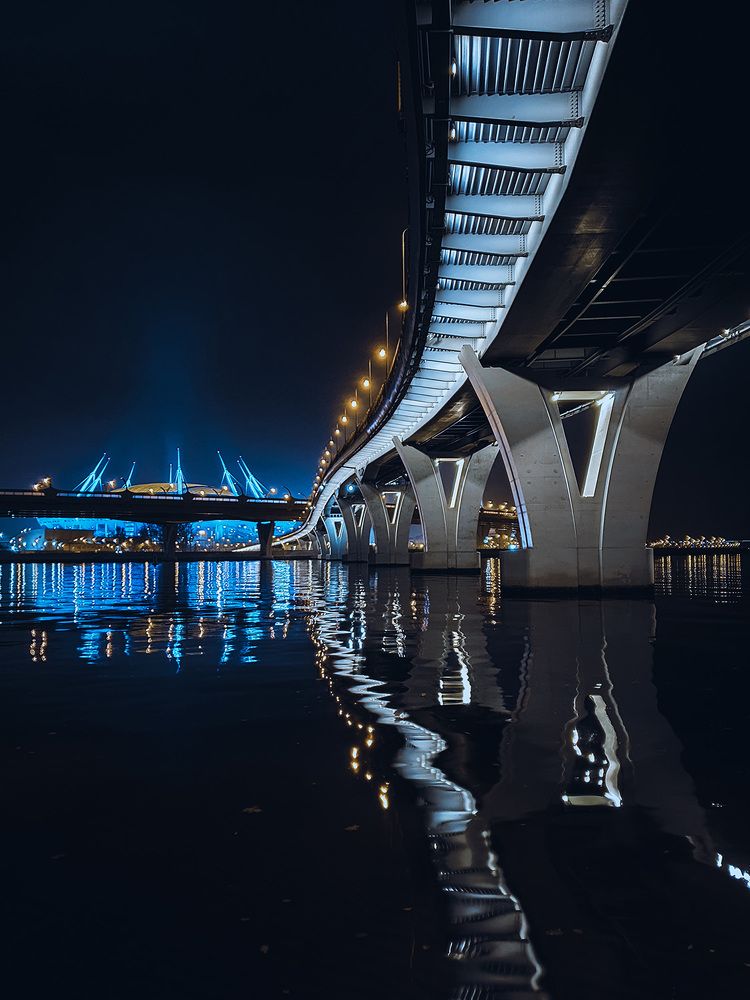 Яхтенный мост ночью