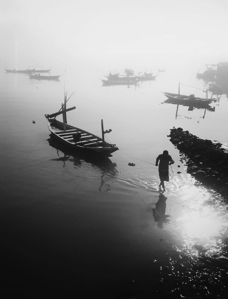 Fog in the fisherman village