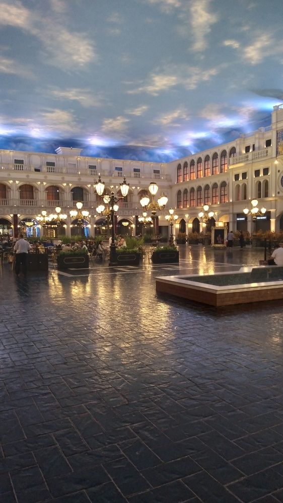 Фотография автора Henry Tobias