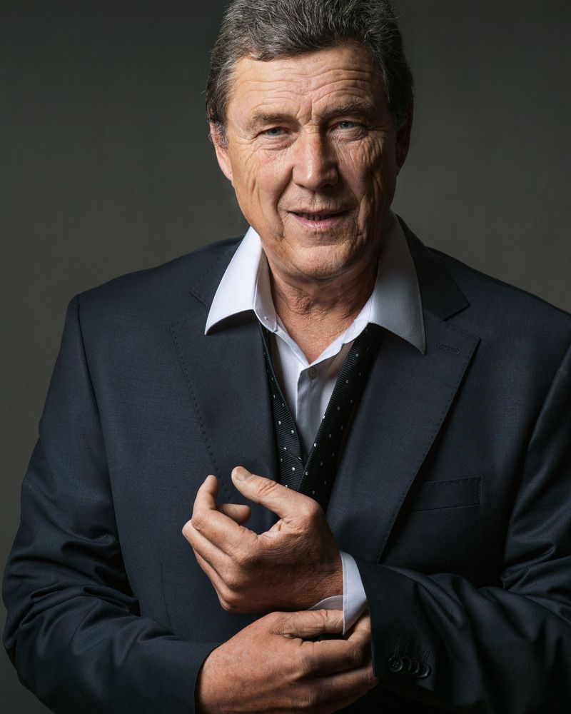 Портрет уверенного мужчины.