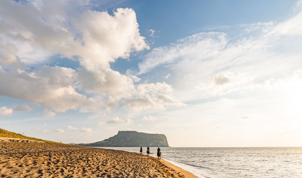 Photograph by Myunggyu Bae