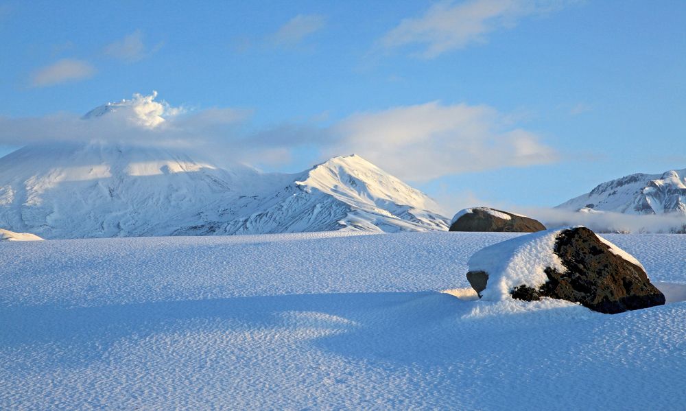 Утро Авачинского вулкана.