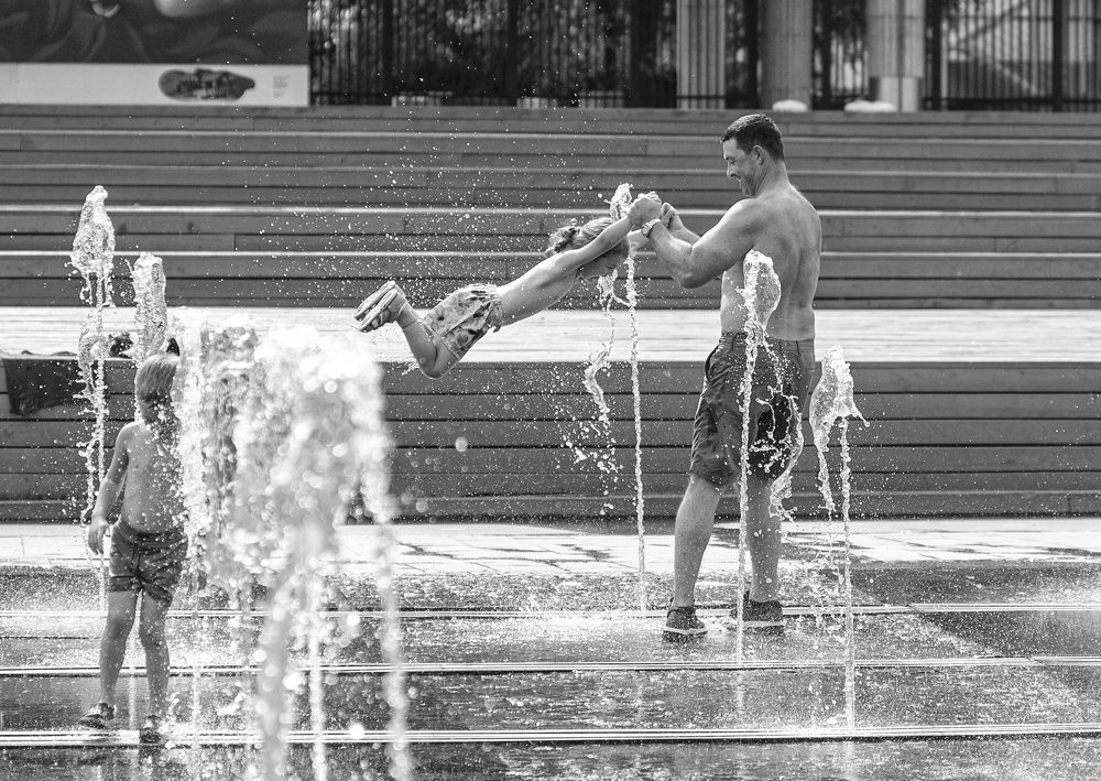 Жарким летом***