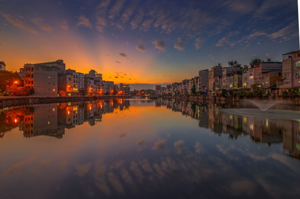 Photograph by Hùng Nguyễn