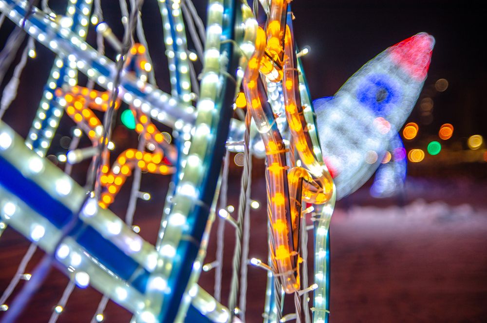 Новогоднее уличное украшение городских улиц