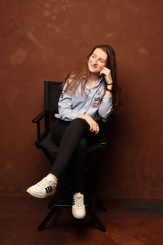 "Ммм... а вот угадай фотограф мои мысли и желания..."