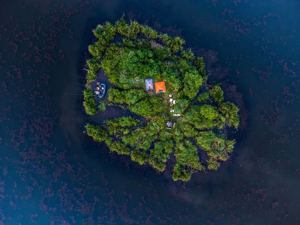 Рибаки на острові