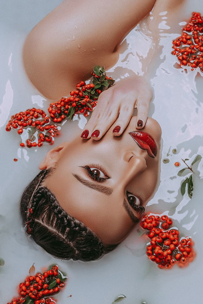 Photograph by Amir Behzadi