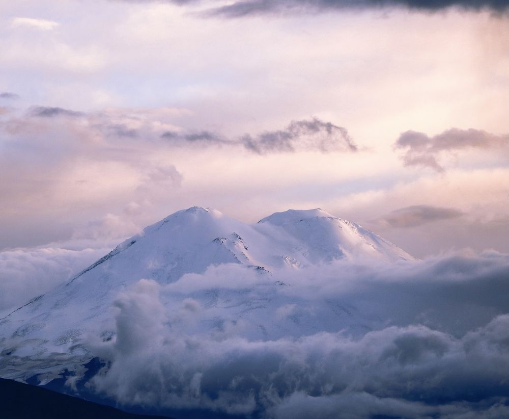 Эльбрус окутан сладкой ватой