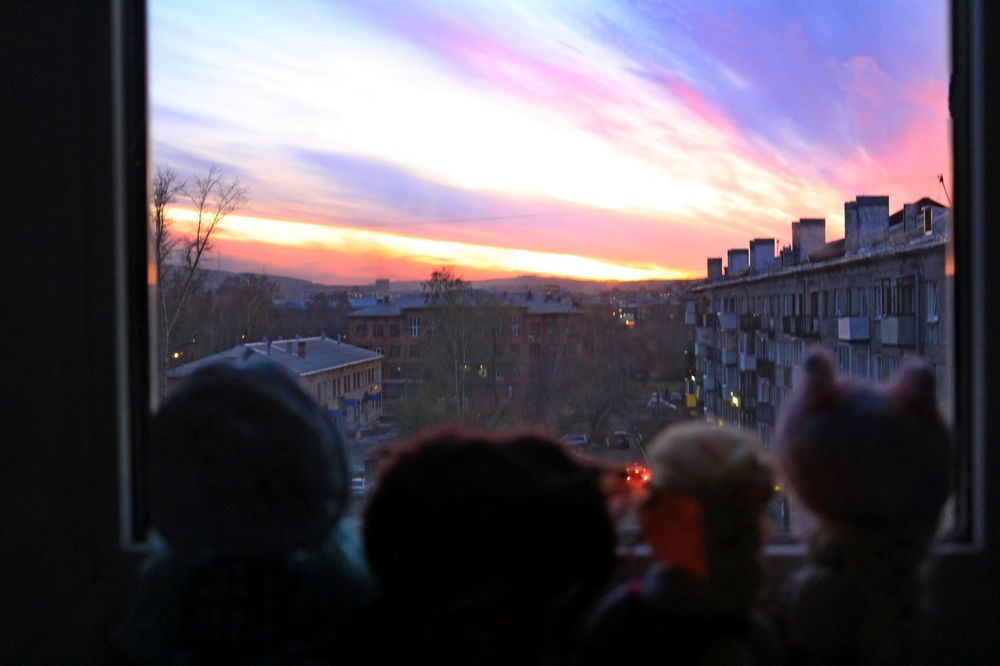 Очарованные закатом не только люди...