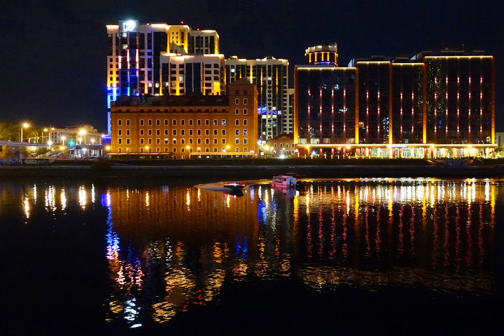 ОГНИ НАБЕРЕЖНОЙ…