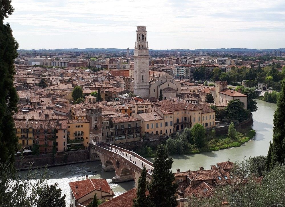 Ponte Pietra, Verona
