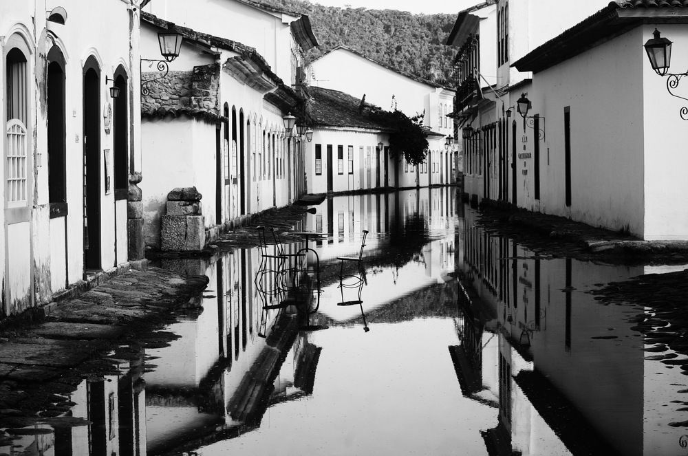 NAQUELA MESE ESTA FALTANDO ELE