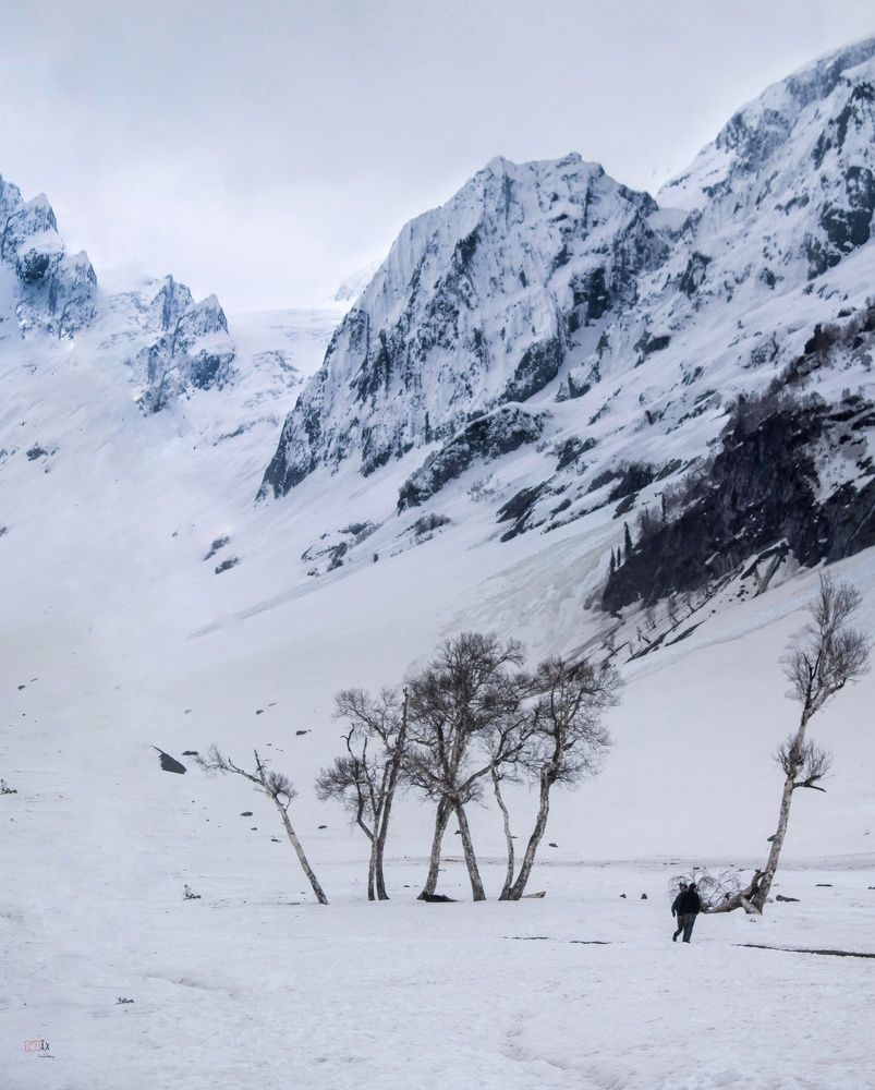 Photograph by Bhatt Muxamil