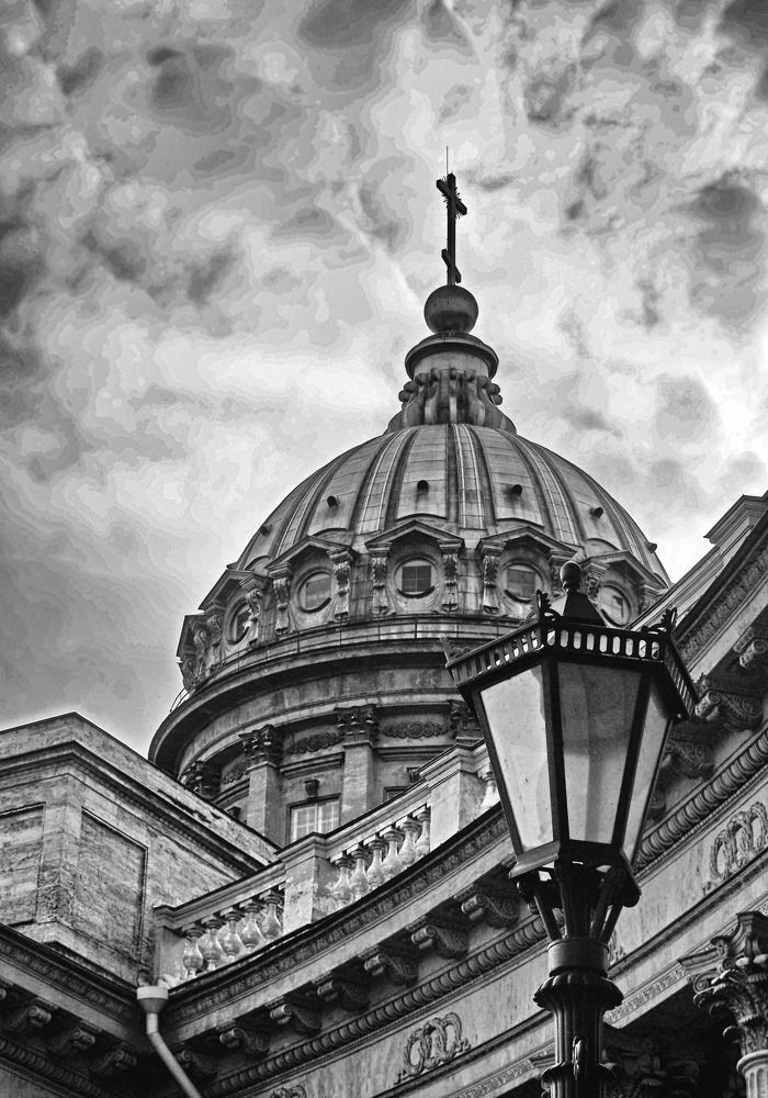 Величие Казанского собора Санкт-Петербурга.