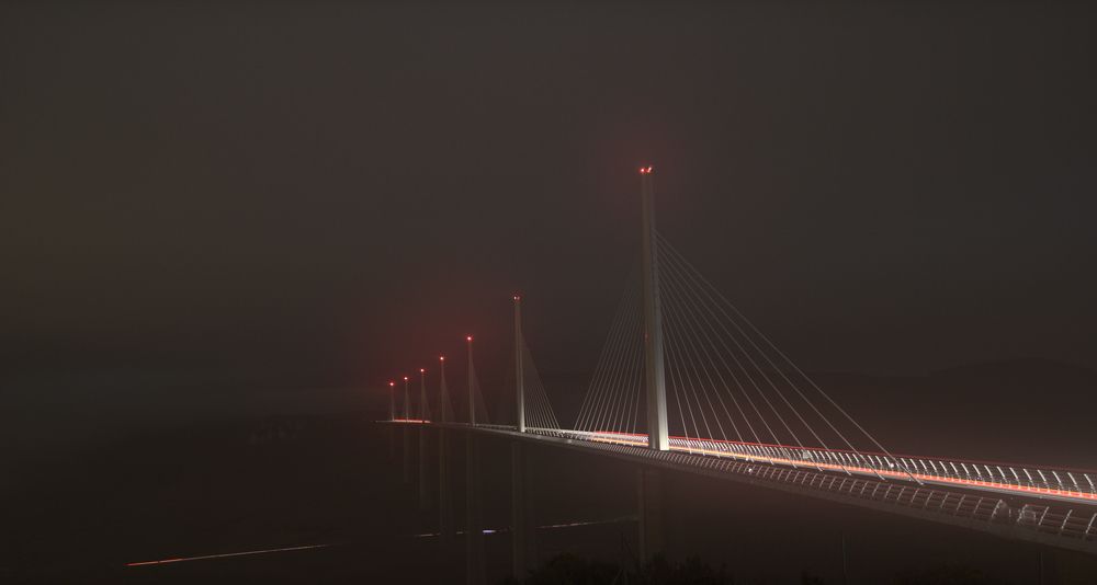 viaduc dans la brume