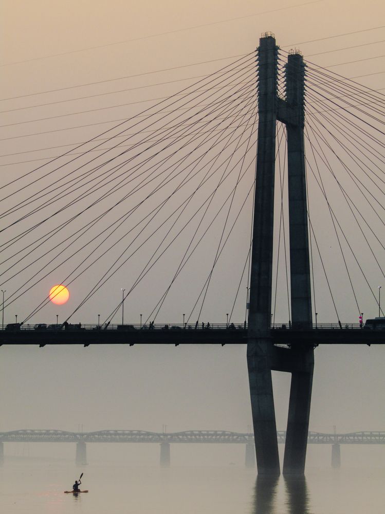 Life on and under the bridge