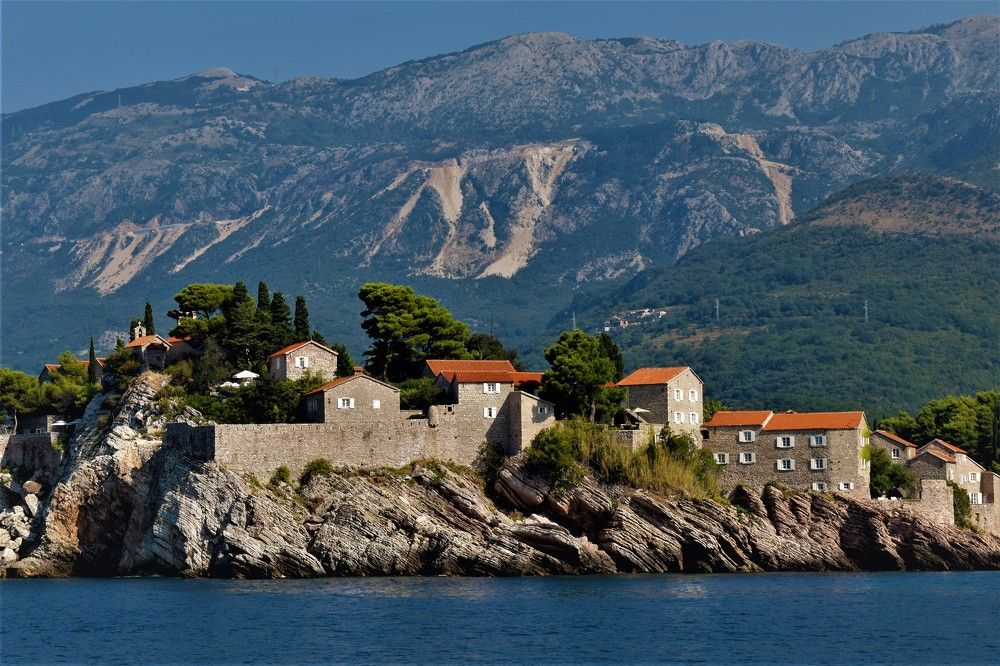 Photograph by Nataliya Wintraecken