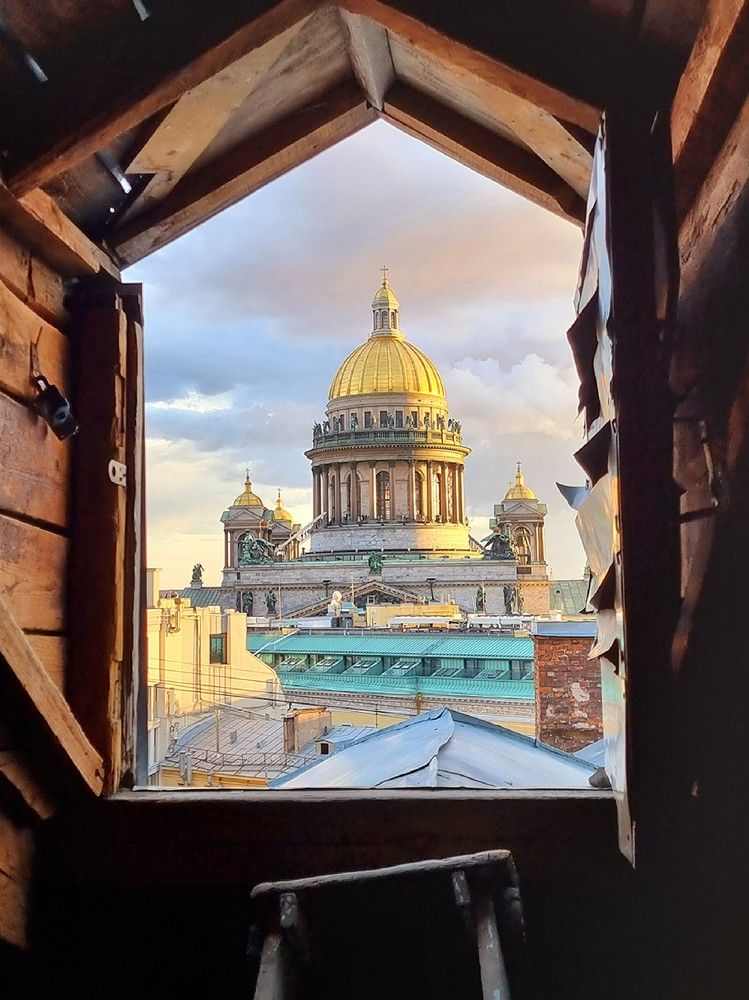 Photograph by Elena Vakh