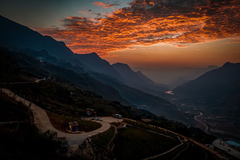 Dawn in Hau Thao valley