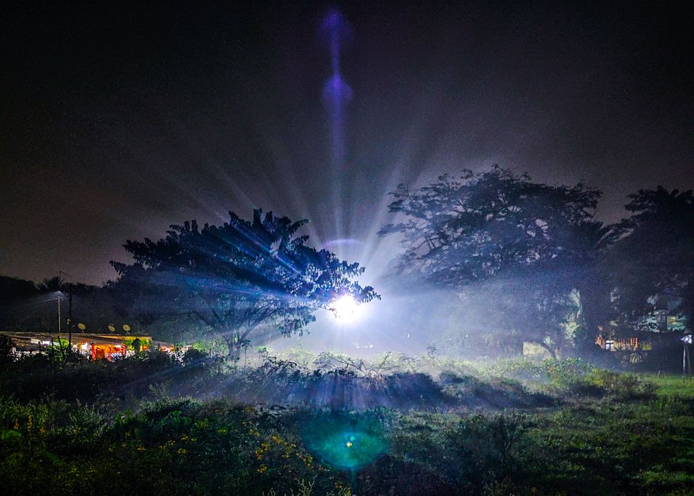 Street light flare