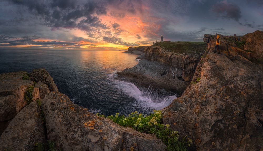 A lighthouse never lies