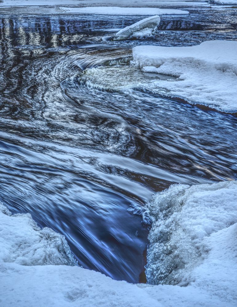 Воды движение