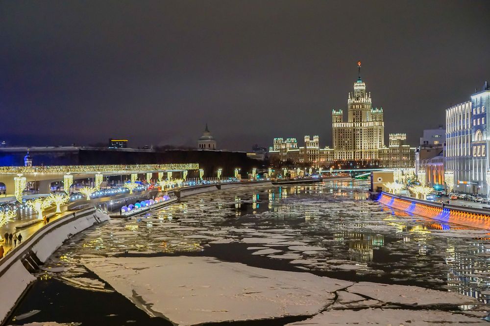 Москва вечерняя.