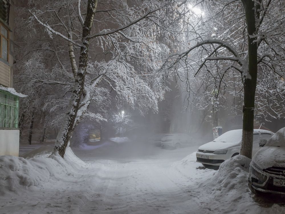 Зимняя сказка во дворе