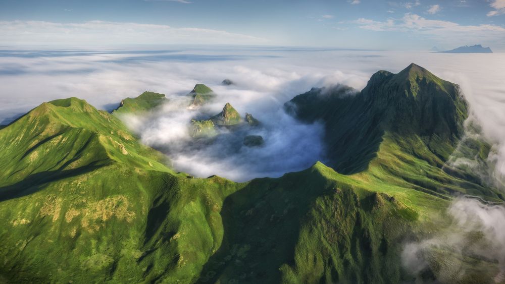 Кальдера вулкана Ушишир.