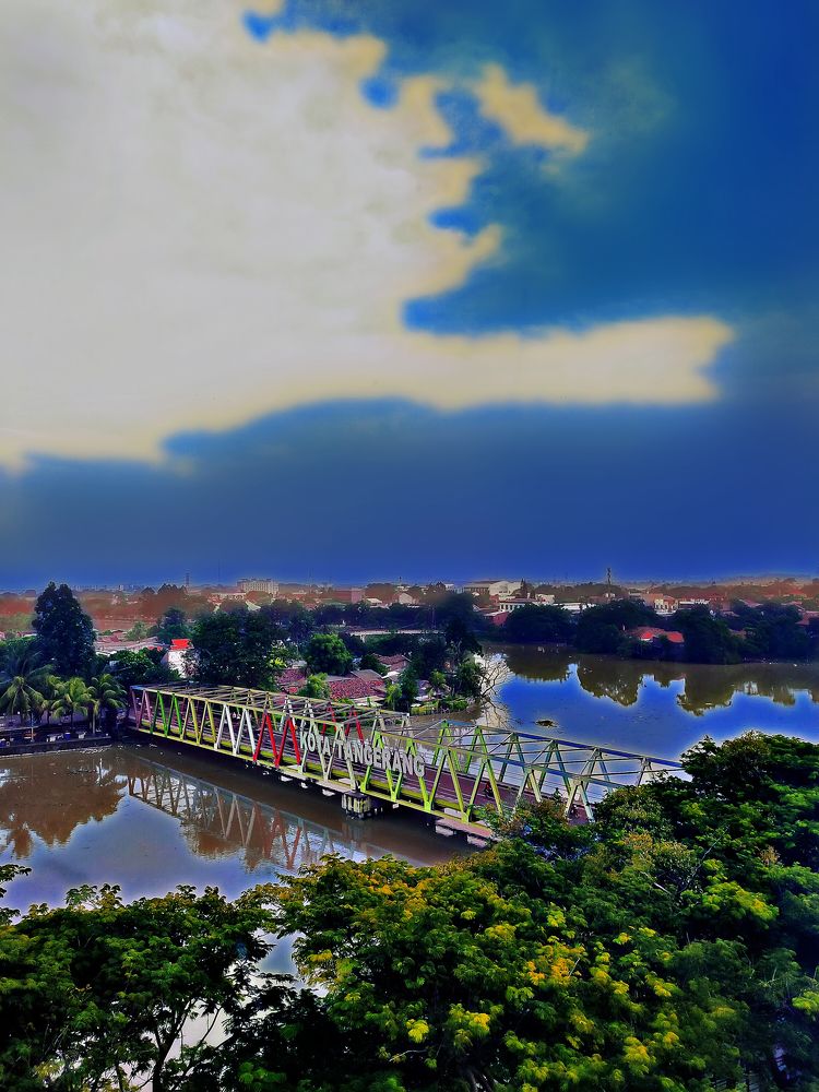 Bridge to the city