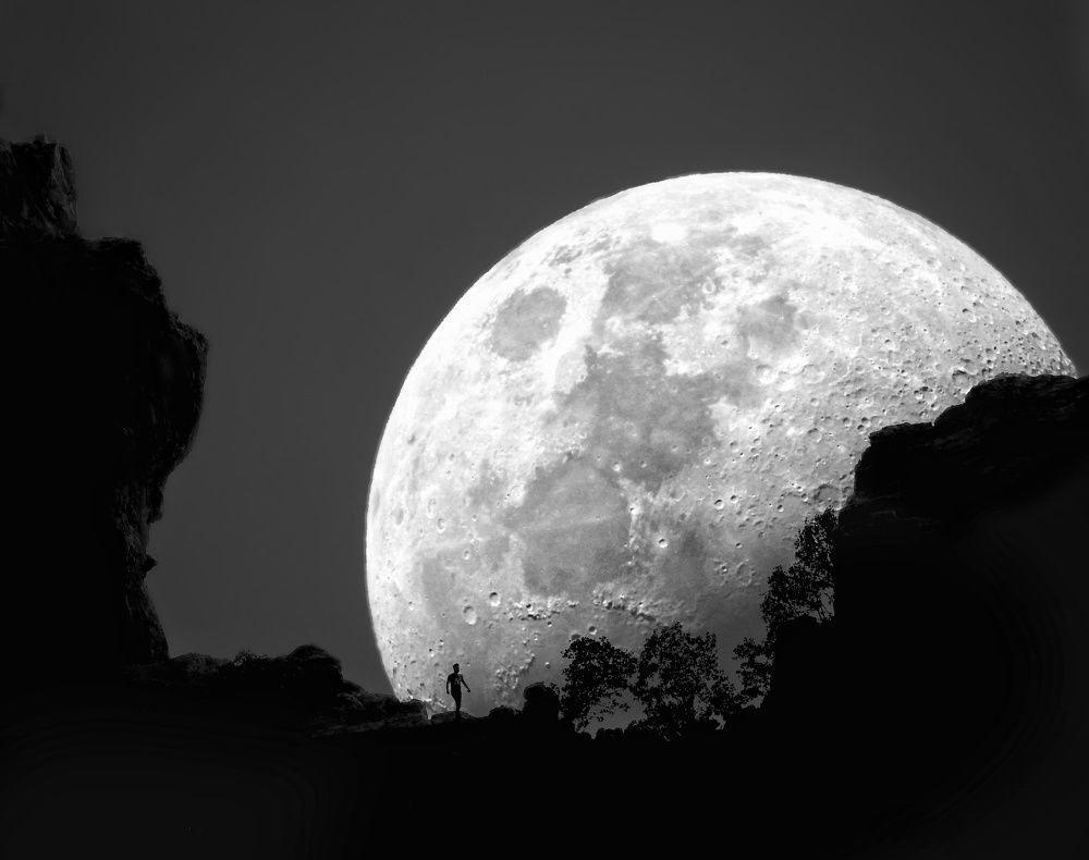 یک قدم تا ماه