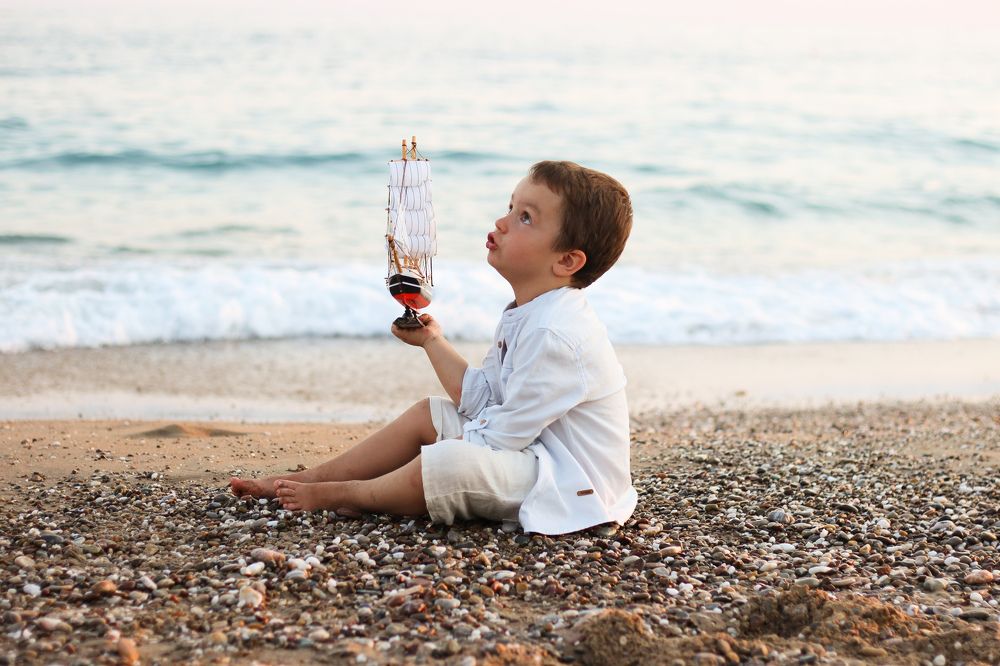 Мальчик и море