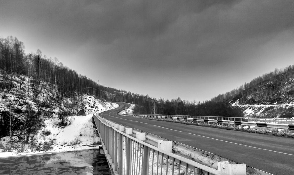 Одинокий мост