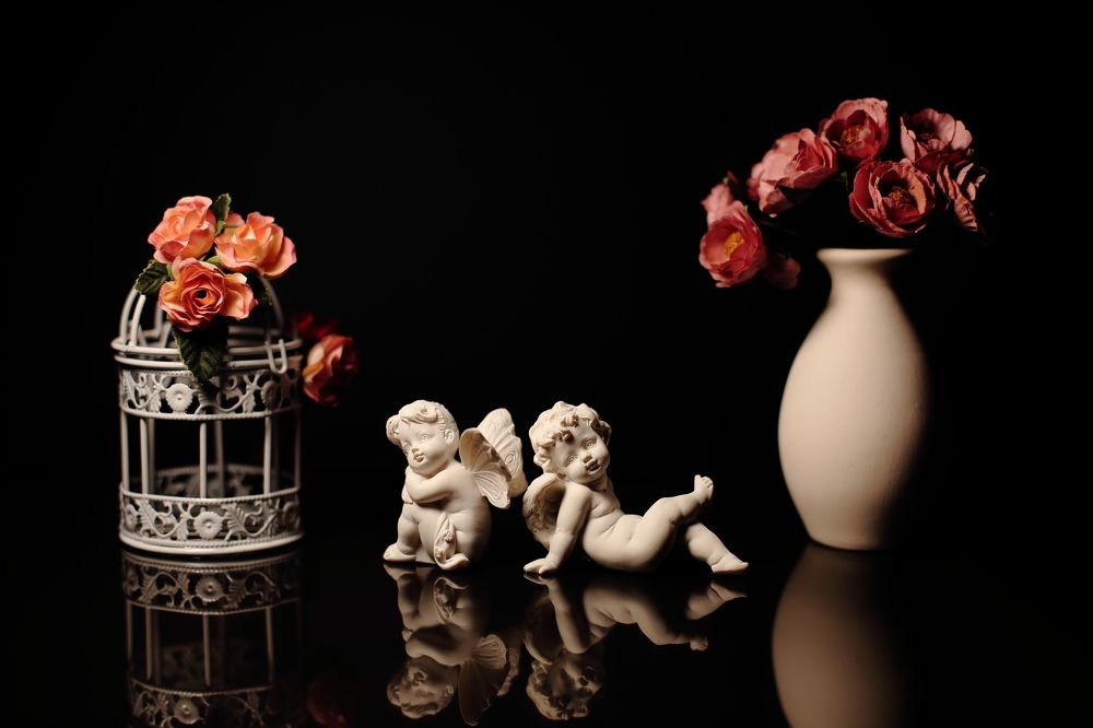 Small figurines of angels.