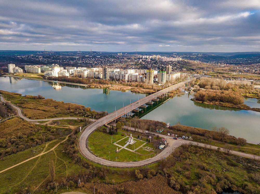 Photograph by Igor Sirbu