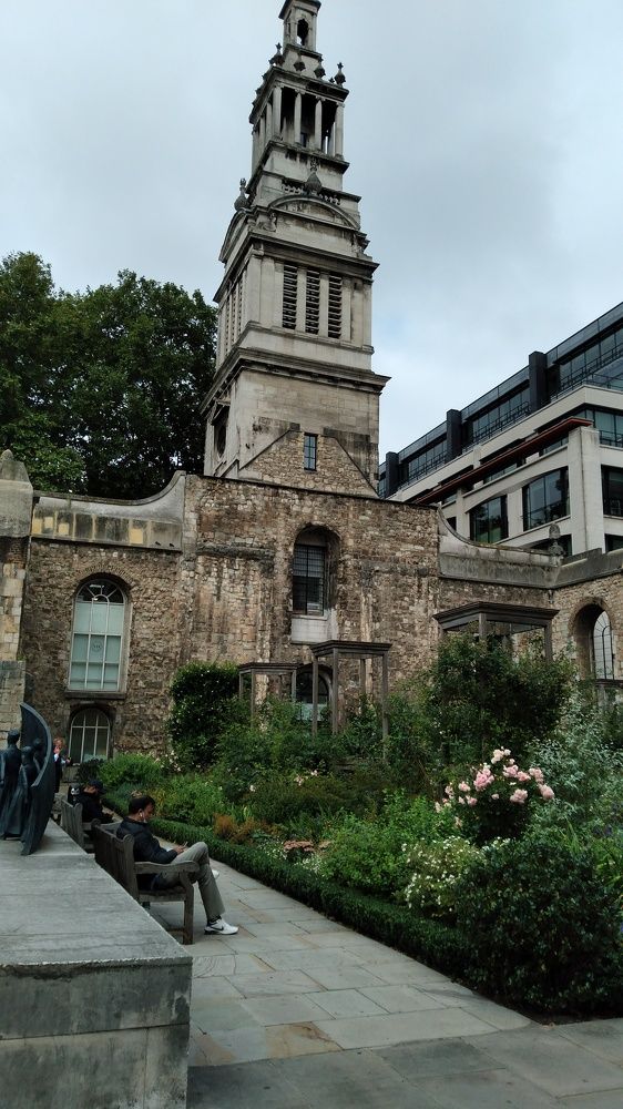 Фотография автора Henry Tobias