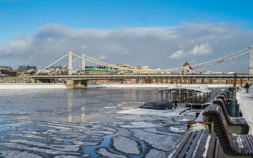 Крымский мост в Москве.
