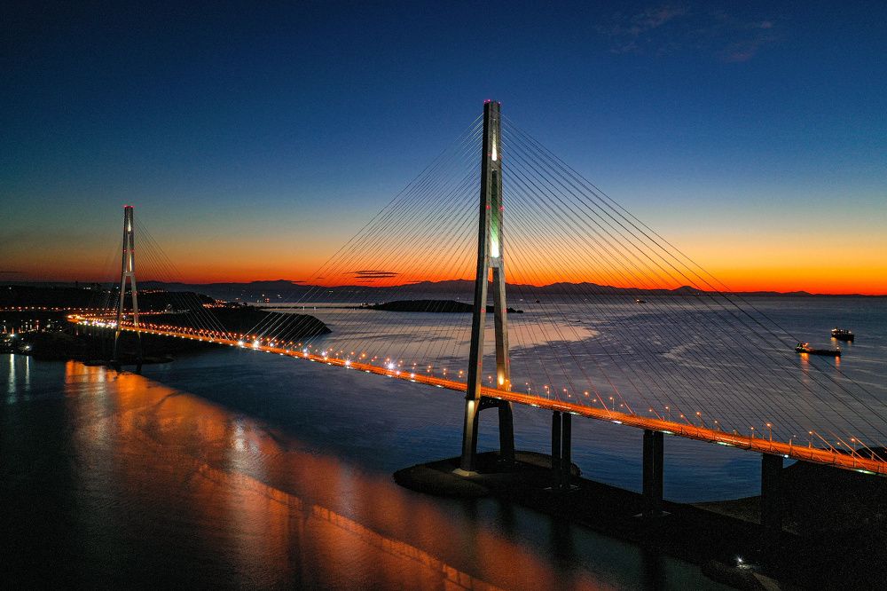 Предрассветный Русский мост