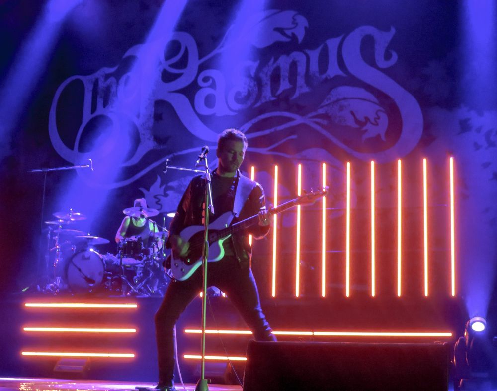 Eero Heinonen with a guitar