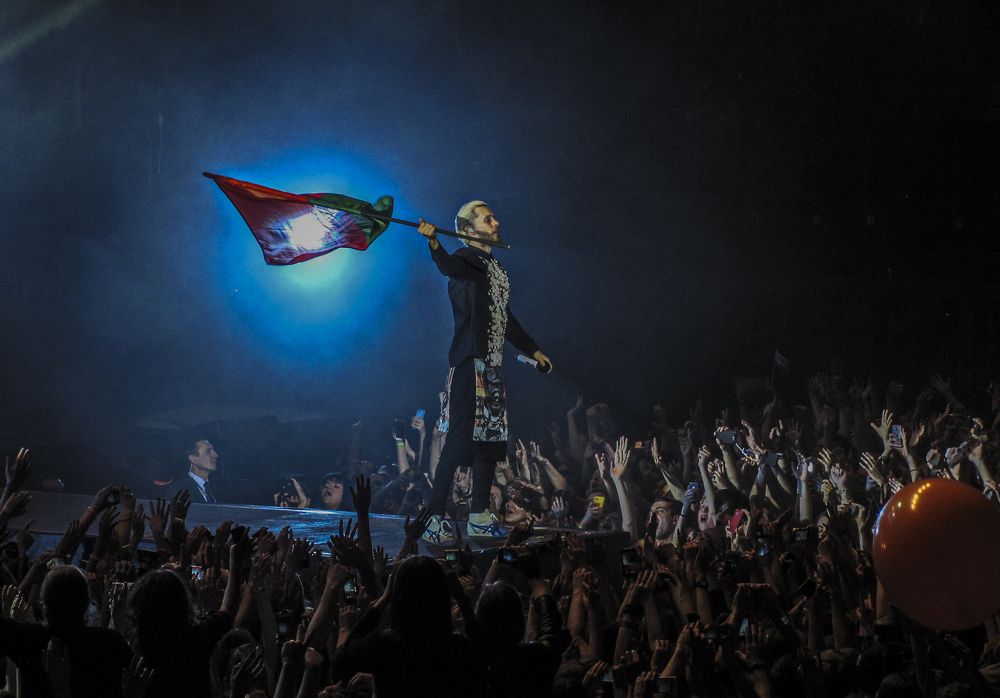 Jared Leto with the Belarusian flag