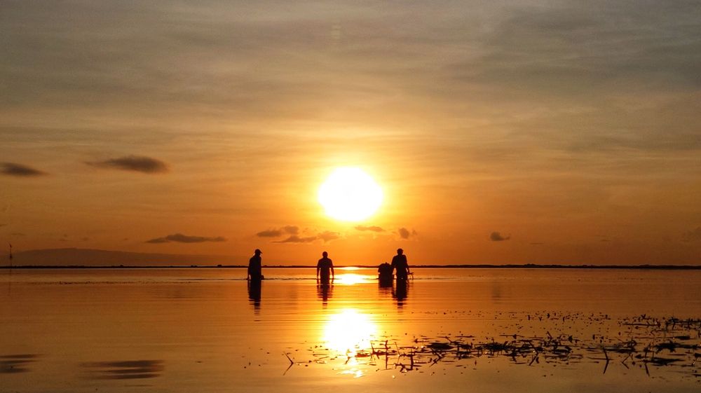 sunrise on sanur beach