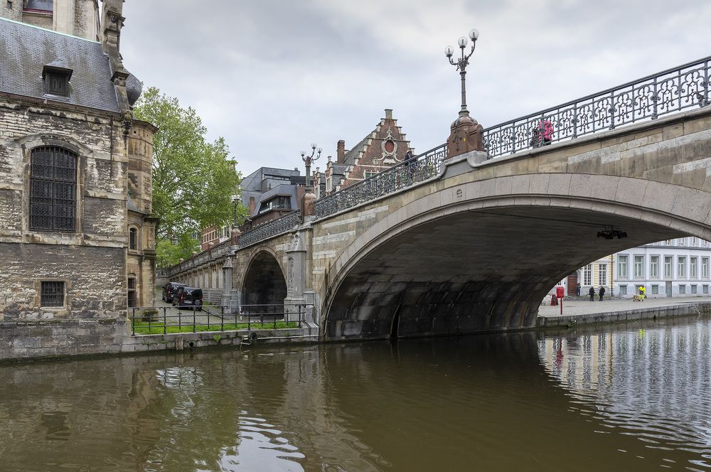 Мост над каналом в Генте