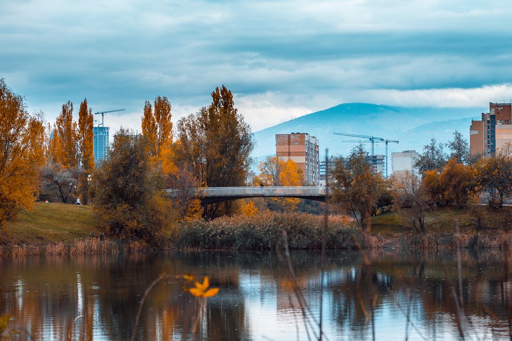 The bridge at Drujba lake
